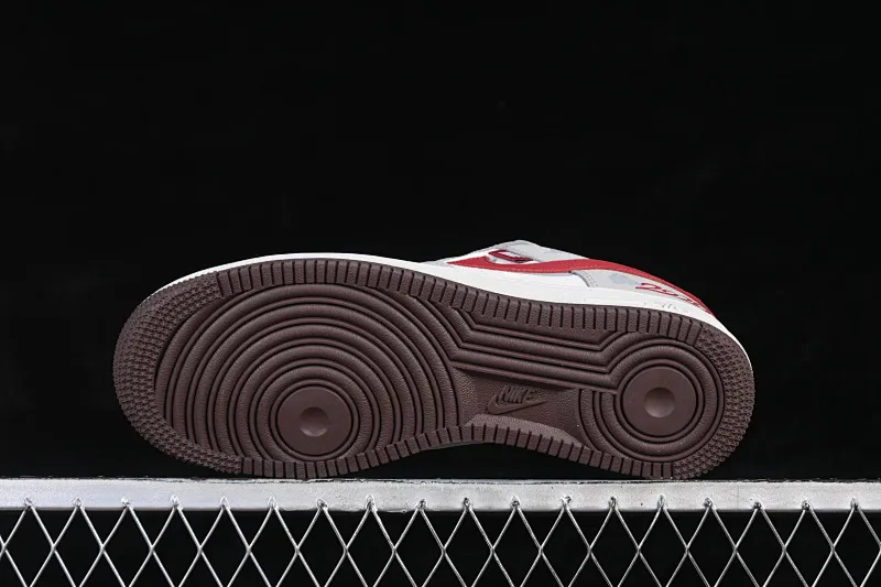All categories Nk Air Force 1 Air Force series Nk Air Force 1 Low Air Force low-top Nike Air Force 1'07 Low red and gray contrast Air Force 1 low-top casual sneakers HT5088-621